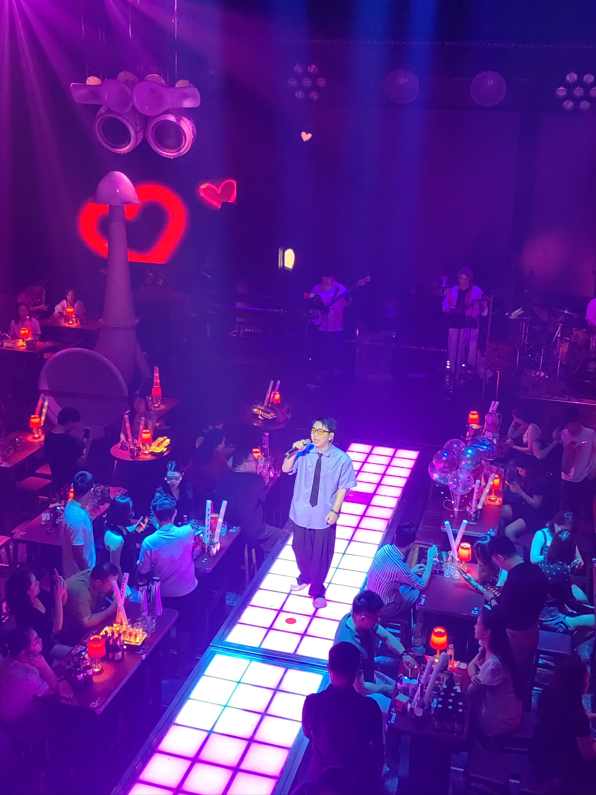 肇庆商务KTV：中低端酒吧差异-封开县ktv预订